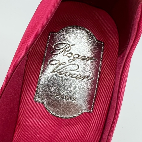 Authentic New Roger Vivier embellished crystal buckle pumps - Picture 10 of 17